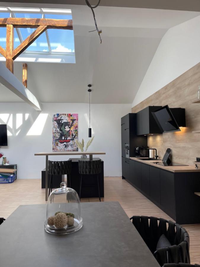 Lichtdurchflutetes Design - - 90 Qm Apartment *