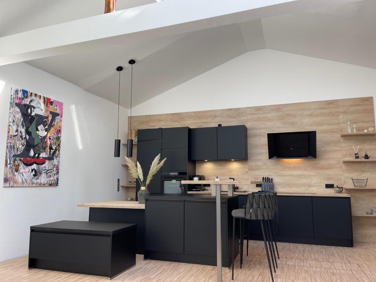 Apartment Lichtdurchflutetes Design - - 90 Qm *
