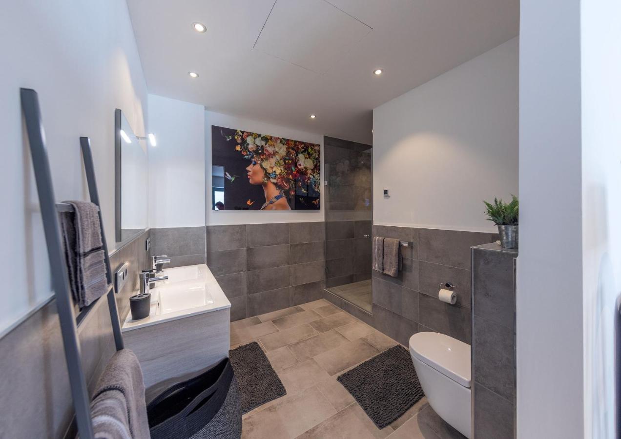 Lichtdurchflutetes Design - - 90 Qm Apartment *